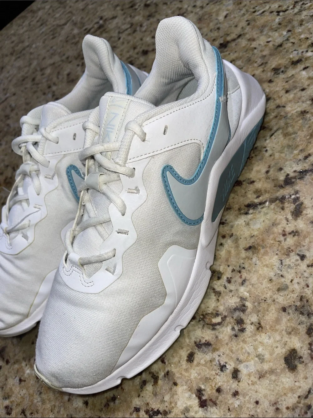 Nike Legend Essential 2